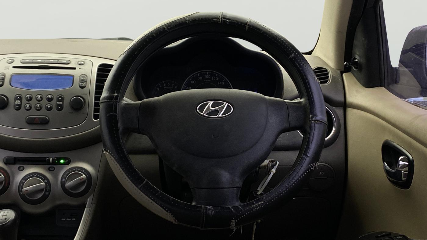2014 Hyundai i10 SPORTZ 1.1, Petrol, Manual, 57,325 km, Steering Wheel Close Up