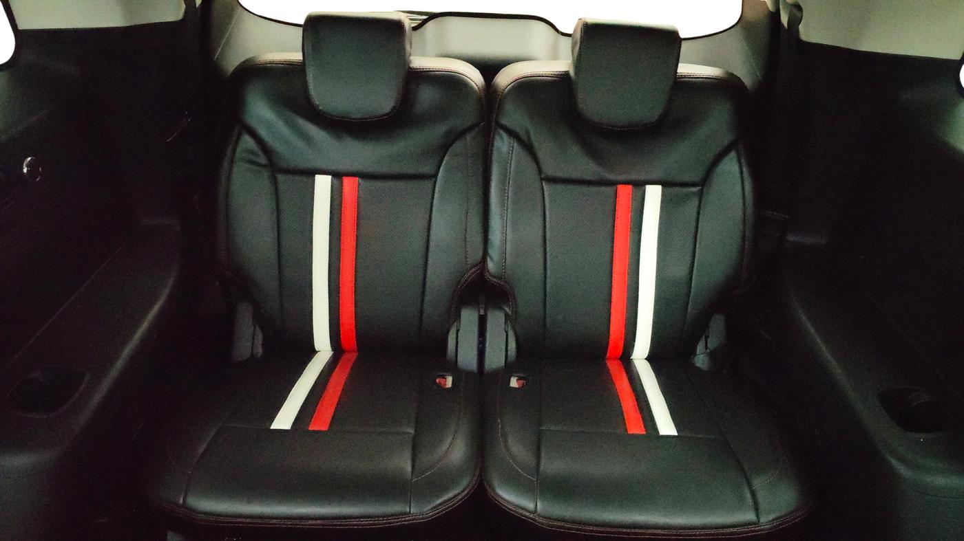 2025 Mahindra XUV700 AX 7 LUXURY P AT 7 STR, Petrol, Automatic, 8,456 km, Third Seat Row ( optional )
