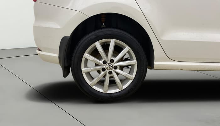 2017 Volkswagen Ameo HIGHLINE DSG 1.5 DIESEL , Diesel, Automatic, 1,47,402 km, Right Rear Wheel