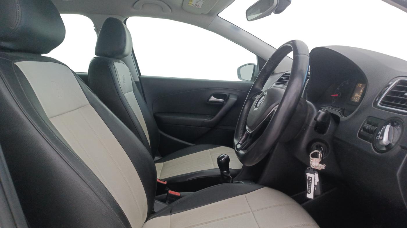 2021 Volkswagen Polo HIGHLINE PLUS 1.0, Petrol, Manual, 1,08,645 km, Right Side Front Door Cabin