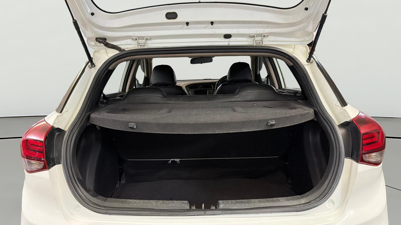 2018 Hyundai Elite i20 ASTA 1.2, Petrol, Manual, 64,005 km, Boot Open Zoomed View