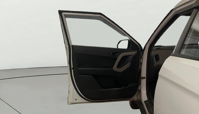 2016 Hyundai Creta E PLUS 1.6 PETROL, CNG, Manual, 1,25,577 km, LHS Front Door