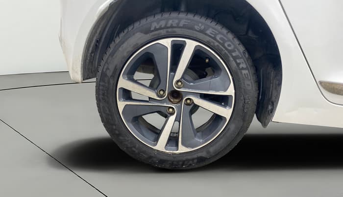 2021 Tata ALTROZ XZ DIESEL, Diesel, Manual, 66,660 km, Right Rear Wheel