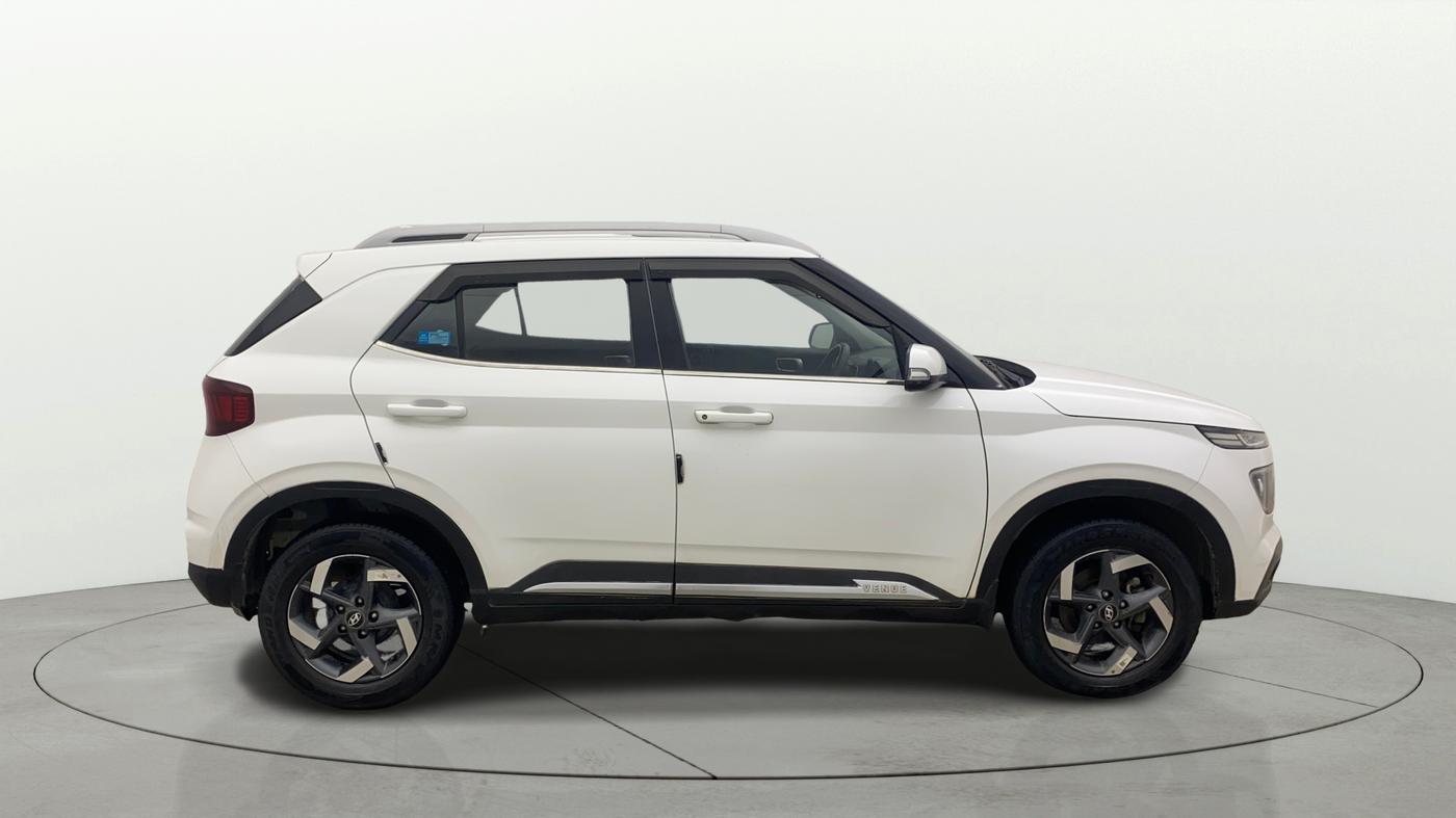 2021 Hyundai VENUE SX 1.5 CRDI, Diesel, Manual, 30,500 km, Right Side View
