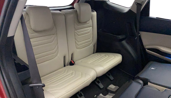 2022 KIA CARENS LUXURY PLUS 1.4 PETROL DCT 7 STR, Petrol, Automatic, 42,428 km, Third Seat Row ( optional )