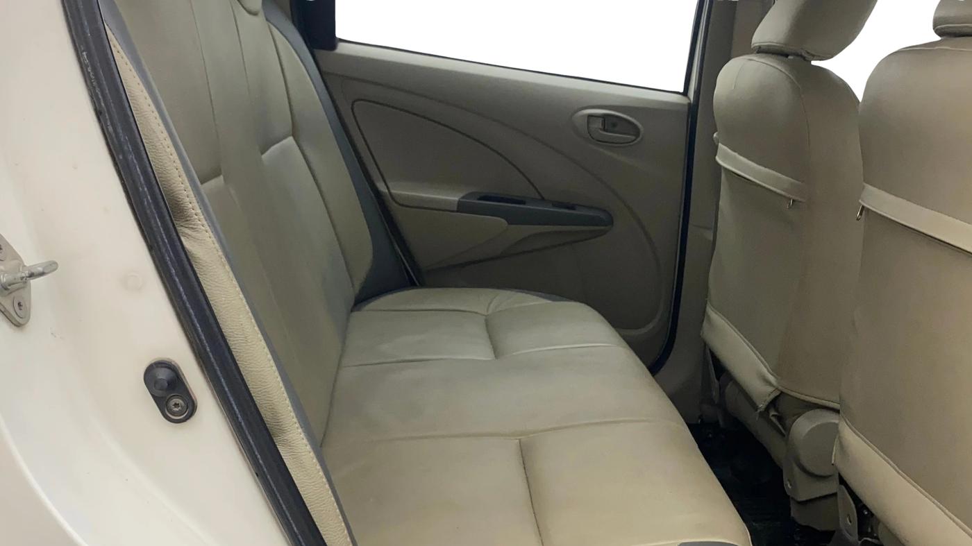 2015 Toyota Etios GD, Diesel, Manual, 86,217 km, Right Side Rear Door Cabin