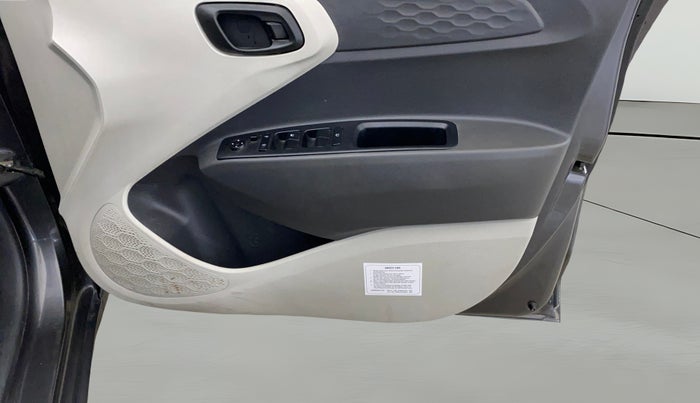 2021 Hyundai AURA S 1.2 CNG, CNG, Manual, 61,297 km, Driver Side Door Panels Control