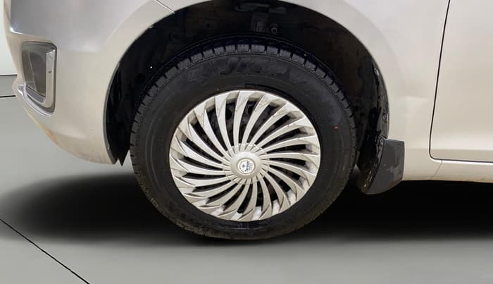 2015 Maruti Swift VXI, Petrol, Manual, 60,951 km, Left Front Wheel