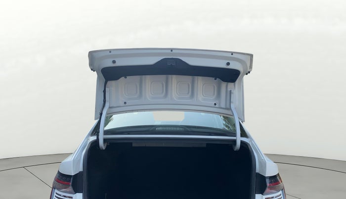 2023 Hyundai Verna SX 1.5 VTVT, Petrol, Manual, 8,525 km, Boot Door Open