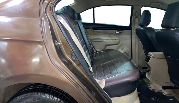 2017 Maruti Ciaz DELTA 1.4 MT PETROL, Petrol, Manual, 63,248 km, Right Side Rear Door Cabin