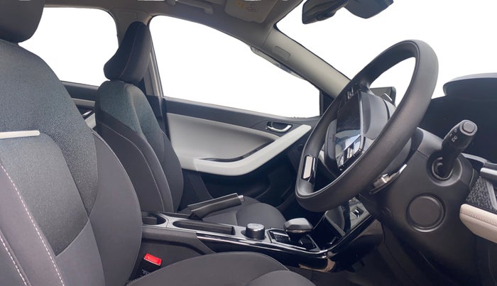 2023 Tata NEXON CREATIVE+ SUNROOF AMT 1.2 PETROL, Petrol, Automatic, 33,371 km, Right Side Front Door Cabin