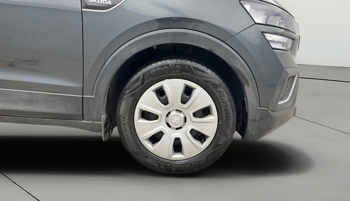 2022 Skoda KUSHAQ ACTIVE 1.0L TSI MT, Petrol, Manual, 28,926 km, Right Front Wheel