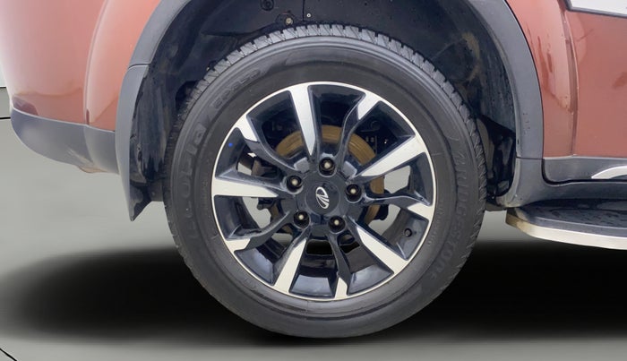 2021 Mahindra XUV500 W11(O), Diesel, Manual, 21,359 km, Right Rear Wheel