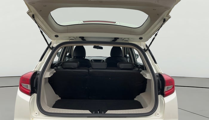 2019 Mahindra XUV300 W8 1.5 DIESEL, Diesel, Manual, 88,401 km, Boot Open Zoomed View