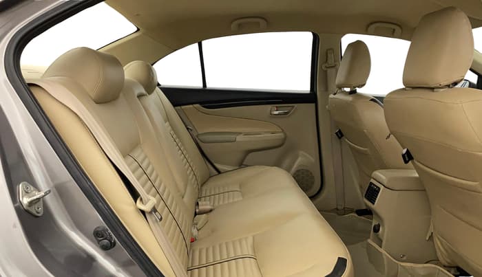 2017 Maruti Ciaz DELTA 1.4 MT PETROL, Petrol, Manual, 59,047 km, Right Side Rear Door Cabin