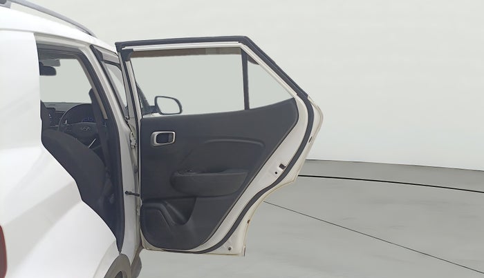 2021 Hyundai VENUE SX 1.5 CRDI, Diesel, Manual, 48,625 km, RHS Rear Door