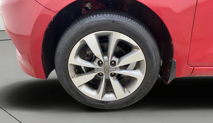 2017 Hyundai Elite i20 ASTA 1.2 DUAL TONE, Petrol, Manual, 1,17,862 km, Left Front Wheel