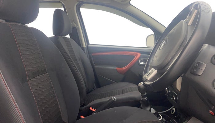 2016 Renault Duster 110 PS RXZ 4X4 MT DIESEL, Diesel, Manual, 1,32,665 km, Right Side Front Door Cabin