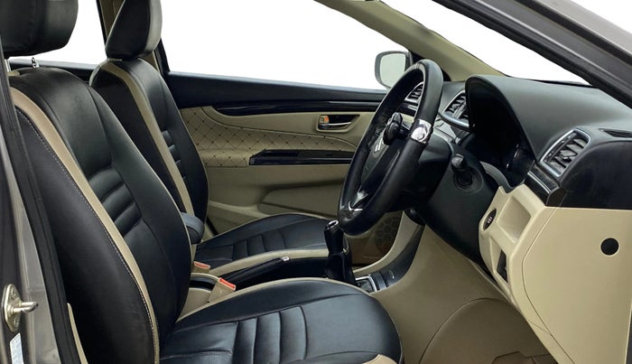 2014 Maruti Ciaz ZXI, Petrol, Manual, 99,672 km, Right Side Front Door Cabin