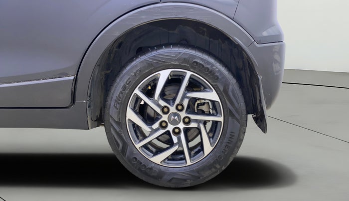 2023 Mahindra XUV300 W8 (O) 1.2 PETROL AMT, Petrol, Automatic, 23,516 km, Left Rear Wheel