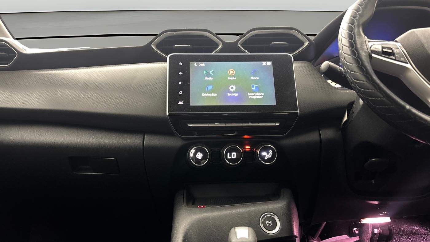 2022 Nissan MAGNITE XV TURBO CVT DUAL TONE, Petrol, Automatic, 40,359 km, Air Conditioner