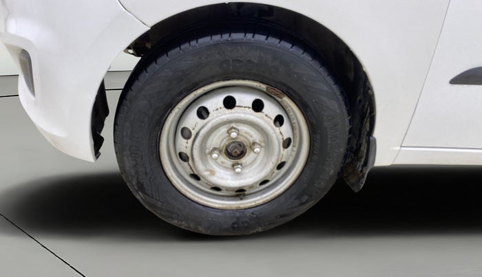 2016 Hyundai i10 MAGNA 1.1, CNG, Manual, 1,31,580 km, Left Front Wheel