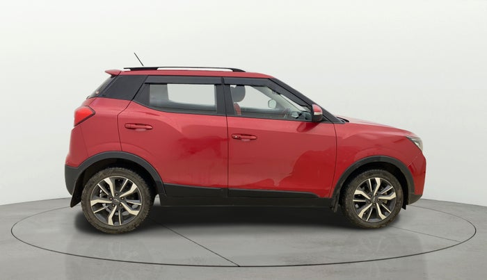 2019 Mahindra XUV300 W8 (O) 1.5 DIESEL AMT, Diesel, Automatic, 64,912 km, Right Side View