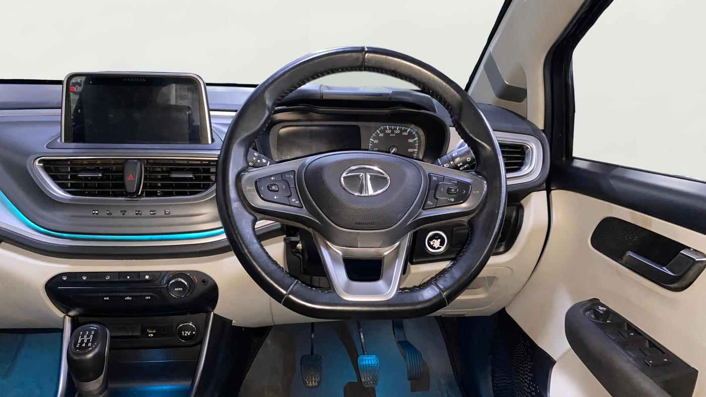2021 Tata ALTROZ XZ PETROL, Petrol, Manual, 22,071 km, Steering Wheel Close Up