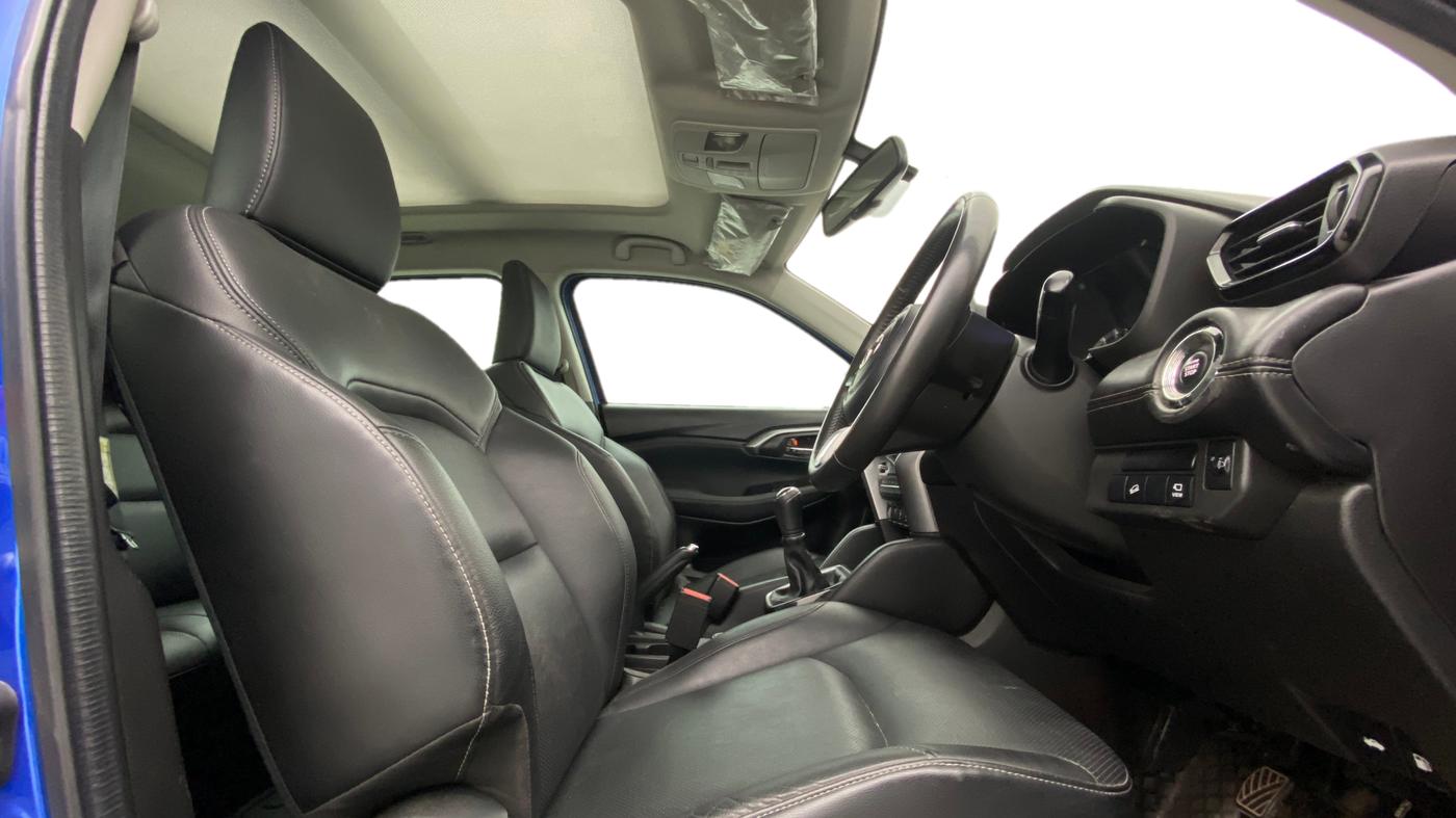 2022 Toyota URBAN CRUISER HYRYDER V AWD NEO DRIVE, Petrol, Manual, 33,991 km, Right Side Front Door Cabin