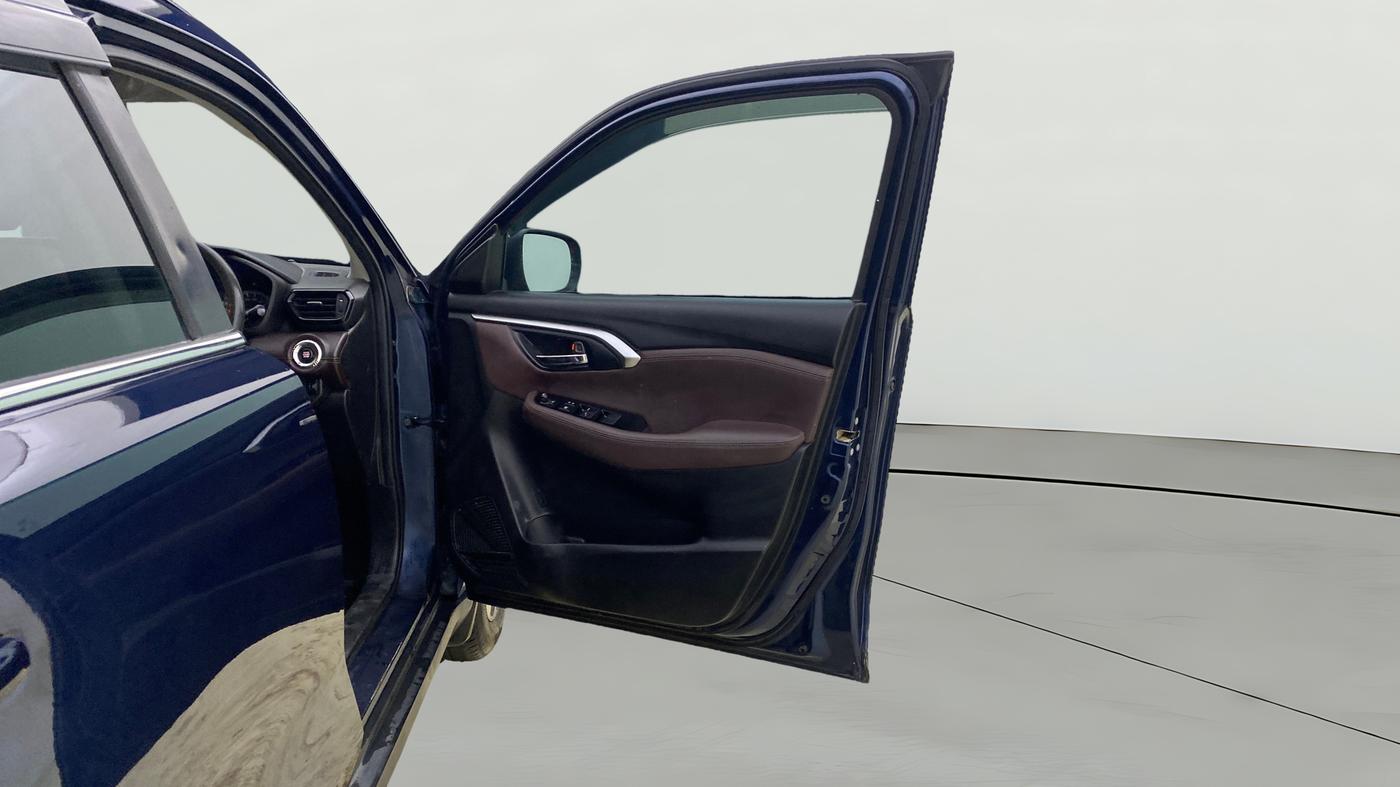 2022 Maruti Grand Vitara ALPHA SMART HYBRID, Petrol, Manual, 66,751 km, RHS Front Door