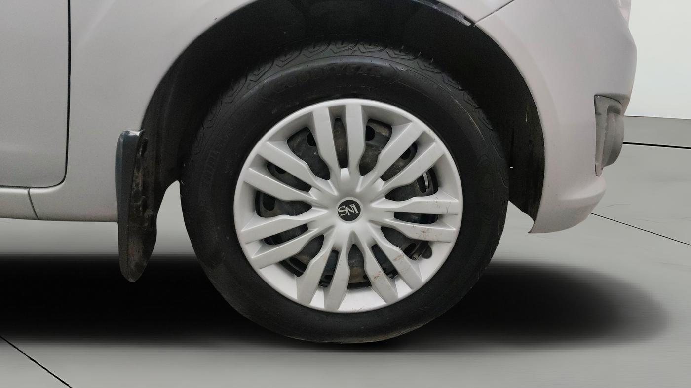 2013 Ford Figo EXI 1.2 PETROL, Petrol, Manual, 1,02,975 km, Right Front Wheel