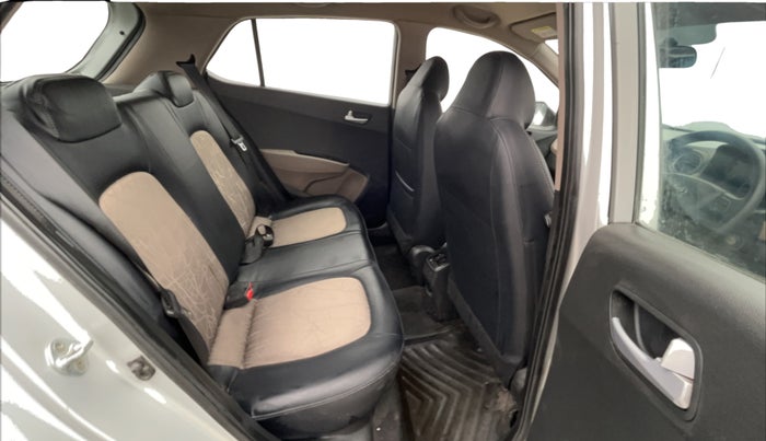 2017 Hyundai Grand i10 MAGNA 1.2 KAPPA VTVT, Petrol, Manual, 65,733 km, Right Side Rear Door Cabin