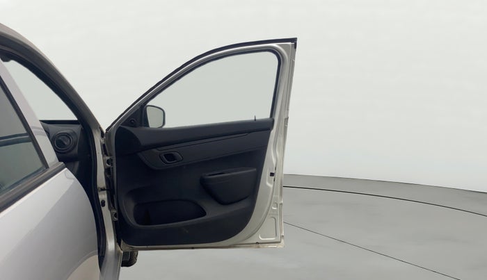 2022 Renault Kwid RXL, Petrol, Manual, 20,595 km, RHS Front Door