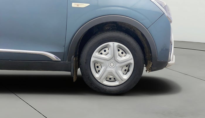 2021 Mahindra XUV300 W4 1.2 PETROL, Petrol, Manual, 54,726 km, Right Front Wheel