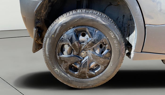 2022 Tata PUNCH ADVENTURE MT, Petrol, Manual, 35,905 km, Right Rear Wheel