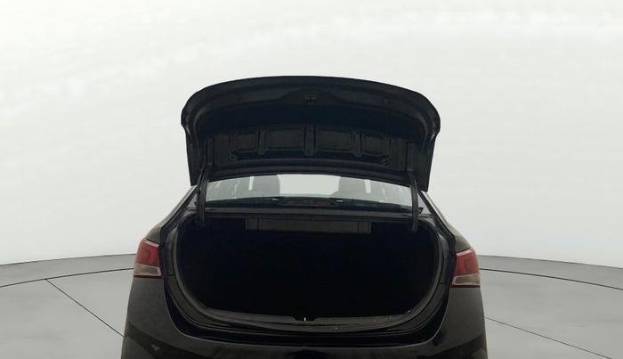 2018 Hyundai Verna 1.6 CRDI SX + AT, Diesel, Automatic, 1,24,498 km, Boot Door Open