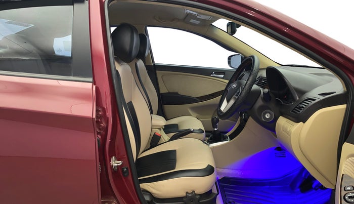 2014 Hyundai Verna FLUIDIC 1.6 VTVT SX, Petrol, Manual, 34,571 km, Right Side Front Door Cabin