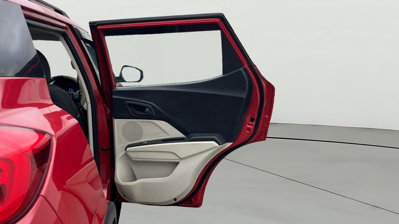 2022 Mahindra XUV300 W6 1.5 Diesel, Diesel, Manual, 72,136 km, RHS Rear Door