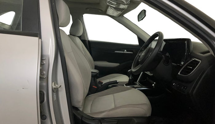 2022 KIA SELTOS HTK PLUS 1.5 IMT, Petrol, Manual, 19,083 km, Right Side Front Door Cabin