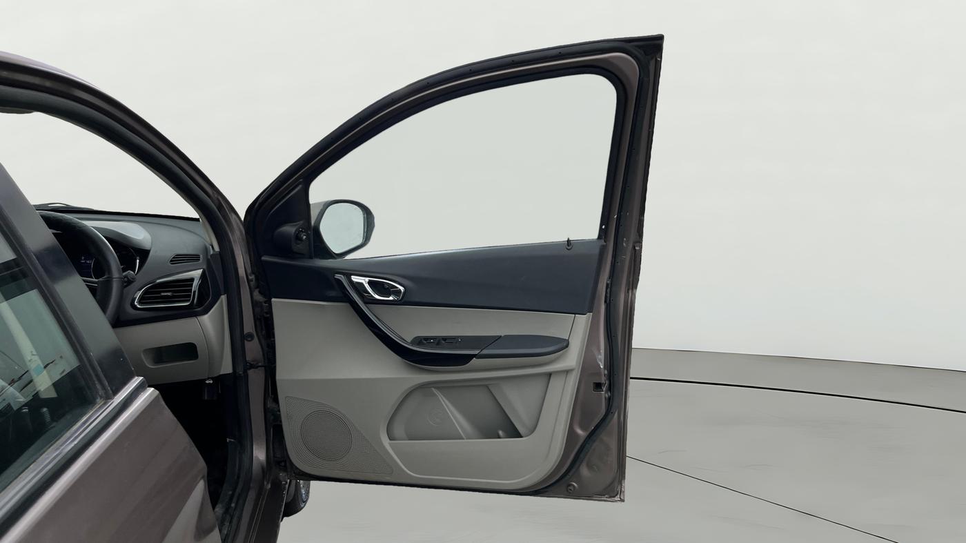 2018 Tata Tiago XZA PETROL, Petrol, Automatic, 46,372 km, RHS Front Door