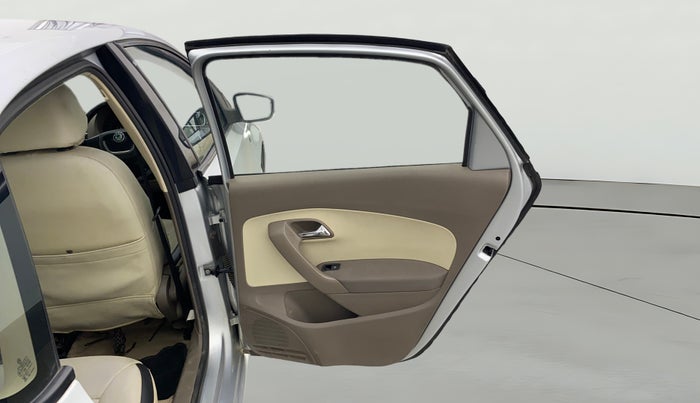 2013 Skoda Rapid ELEGANCE 1.6 TDI CR MT, Diesel, Manual, 1,46,490 km, RHS Rear Door