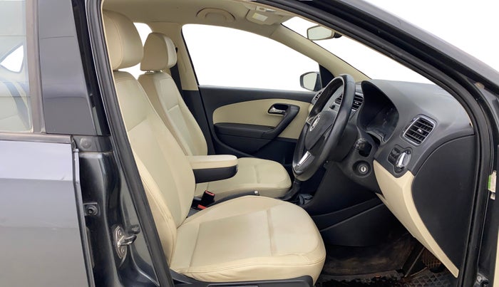 2017 Skoda Rapid STYLE 1.6 MPI AT, Petrol, Automatic, 78,050 km, Right Side Front Door Cabin