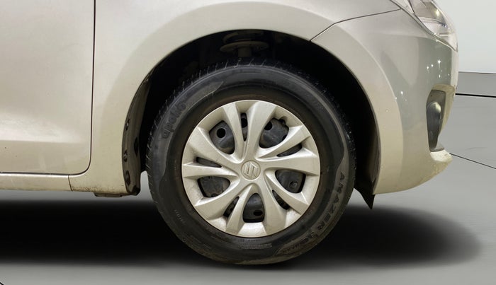 2018 Maruti Swift VXI AMT, Petrol, Automatic, 52,320 km, Right Front Wheel