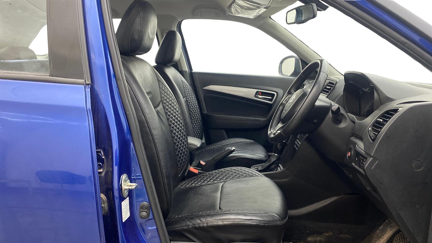 2022 Maruti Vitara Brezza ZXI PLUS AT DUAL TONE SHVS, Petrol, Automatic, 29,691 km, Right Side Front Door Cabin