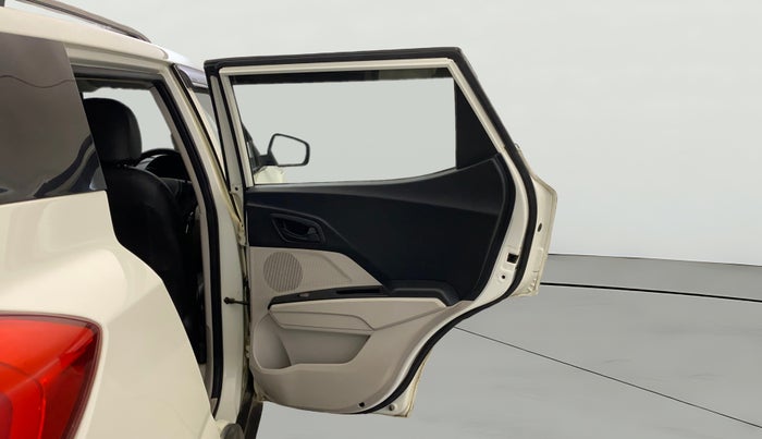 2020 Mahindra XUV300 W4 1.2 PETROL, Petrol, Manual, 61,281 km, RHS Rear Door