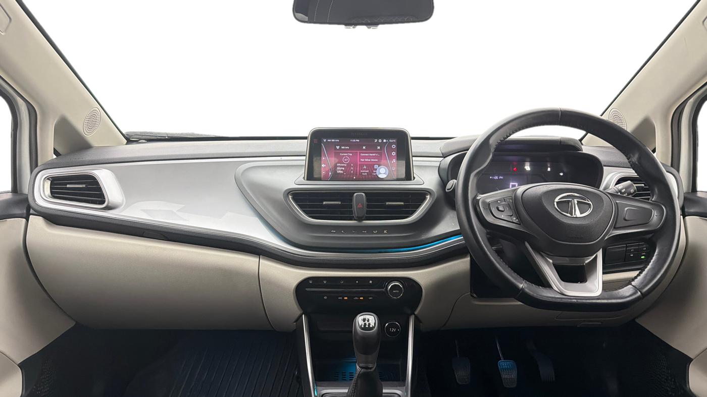 2023 Tata ALTROZ XZ PLUS SUNROOF CNG, CNG, Manual, 81,056 km, Dashboard