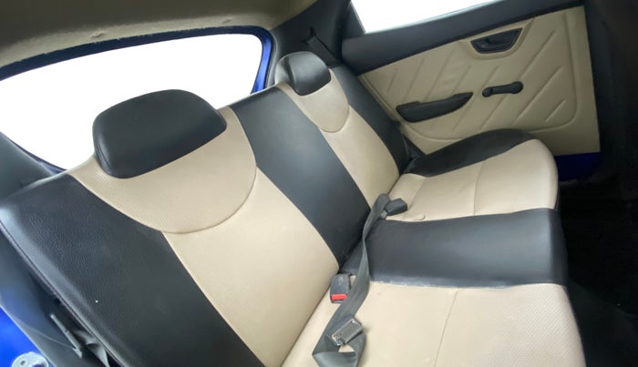 2015 Hyundai Eon D-LITE+, Petrol, Manual, 99,383 km, Right Side Rear Door Cabin