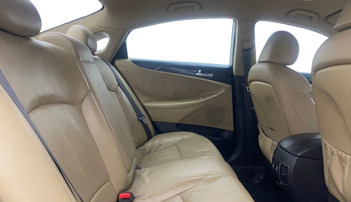 2013 Hyundai Sonata 2.4 GDI AT, Petrol, Automatic, 64,799 km, Right Side Rear Door Cabin