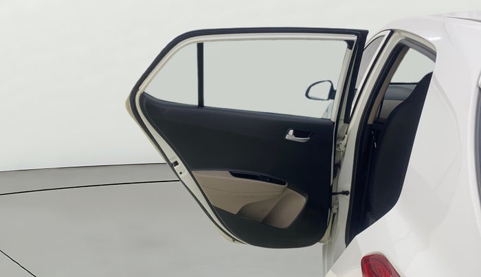 2017 Hyundai Grand i10 SPORTZ 1.2 KAPPA VTVT, Petrol, Manual, 1,27,820 km, LHS Rear Door