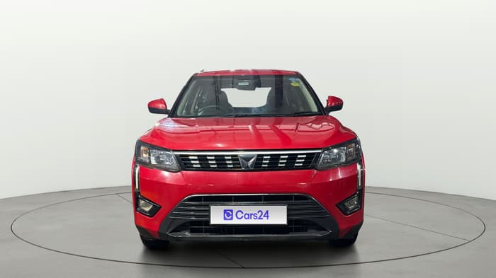 2023 Mahindra XUV300 W6 1.2 PETROL, Petrol, Manual, 20,135 km, Front